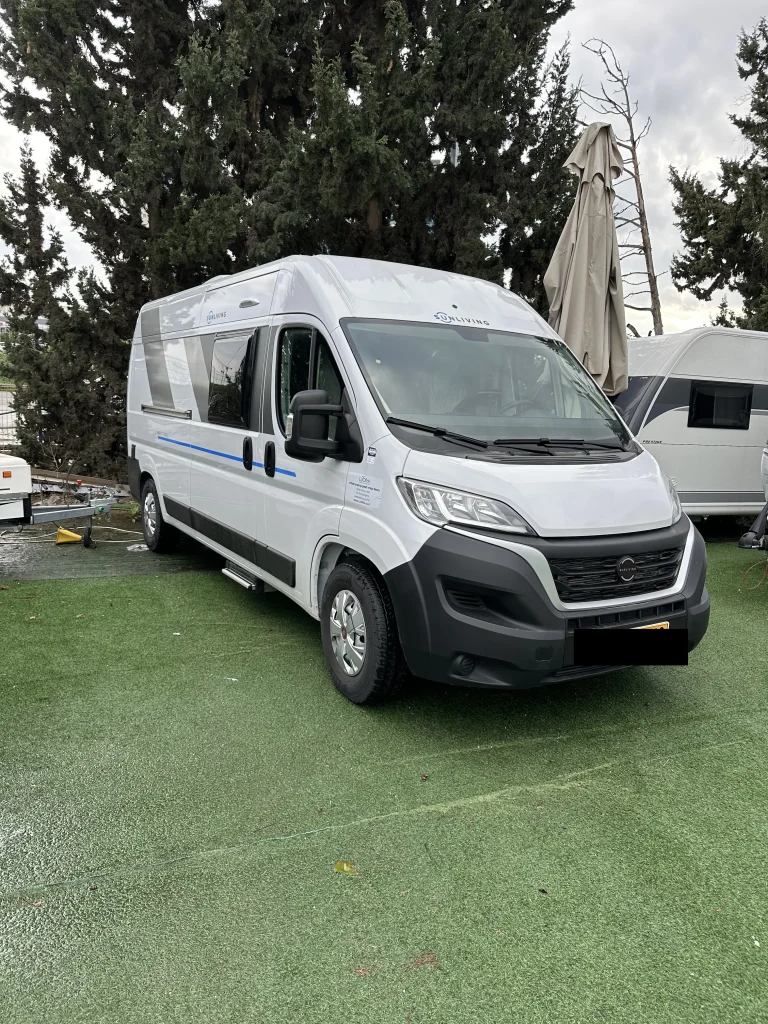 מראה חיצוני של הקרוואן Adria SunLiving V60SP