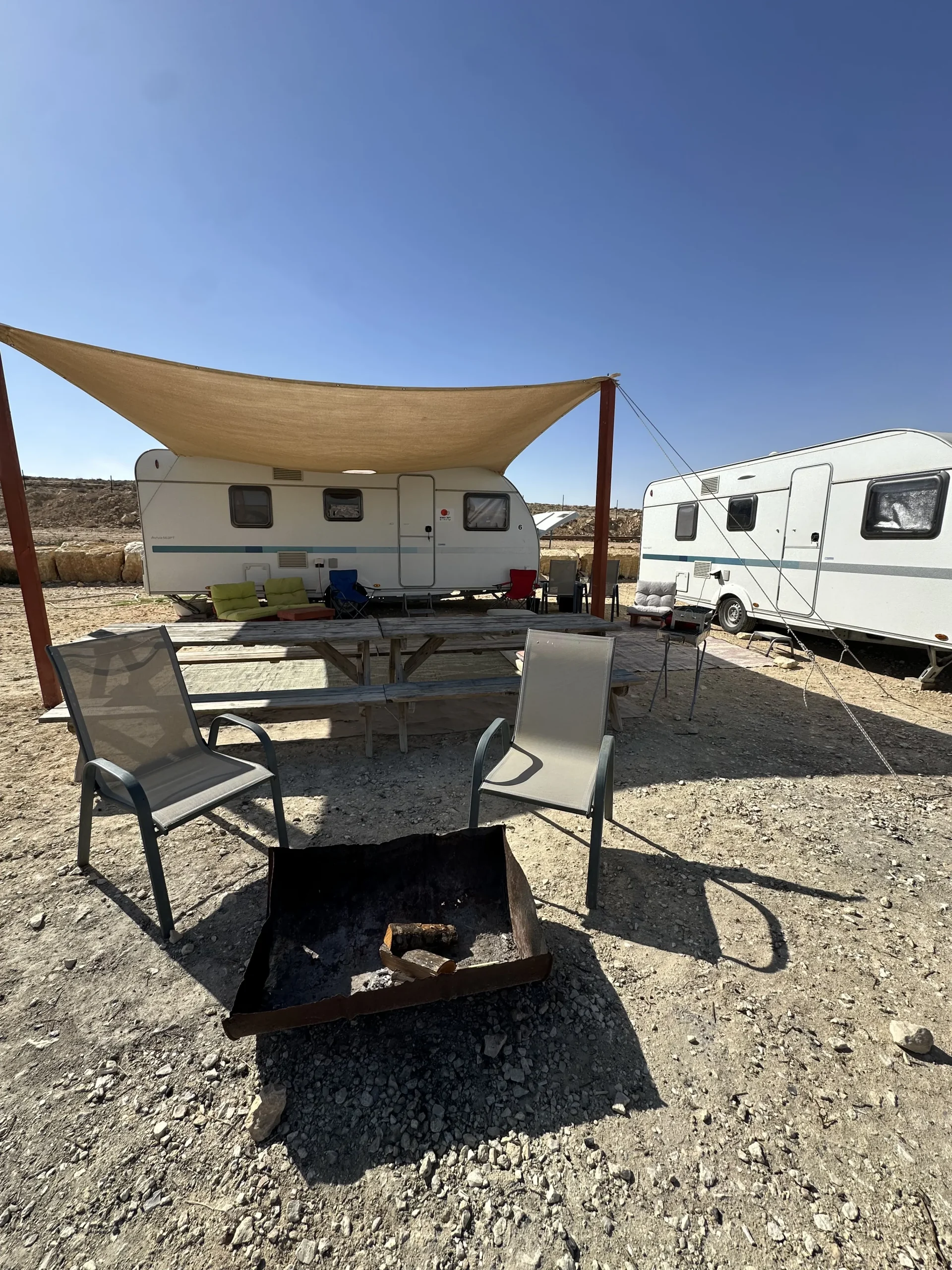 קרוואן Adria 563 מבחוץ – עיצוב מודרני וניידות מלאה