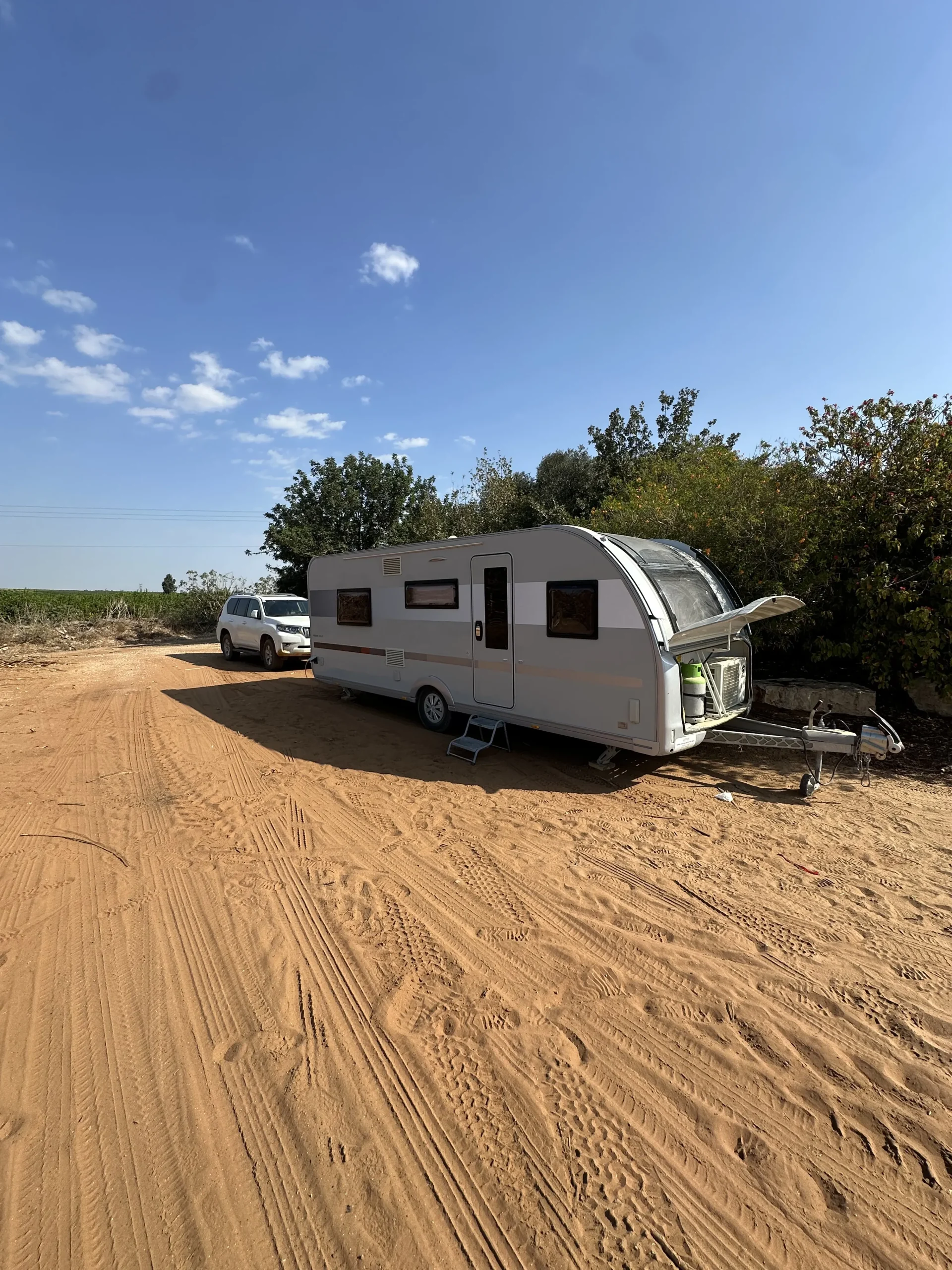 קרוואן חתן כלה בפרדס – Adria 593UP